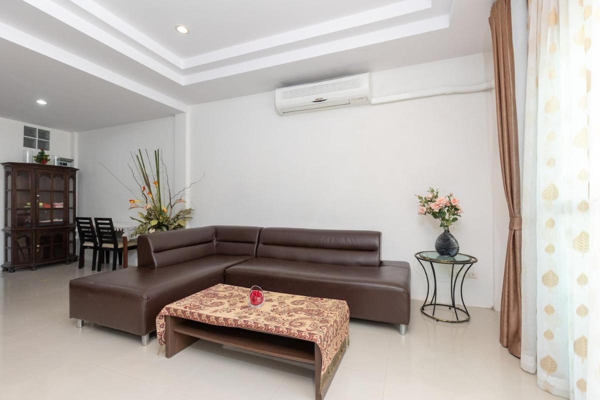 Peaceful House In Rawai, Ferienhaus *